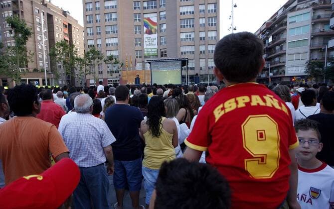 Football, EURO 2008, Spain is European Champion, the whole of Spain celebrates at public viewing
