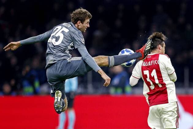 Football, CL, Thomas Müller suspended for two matches