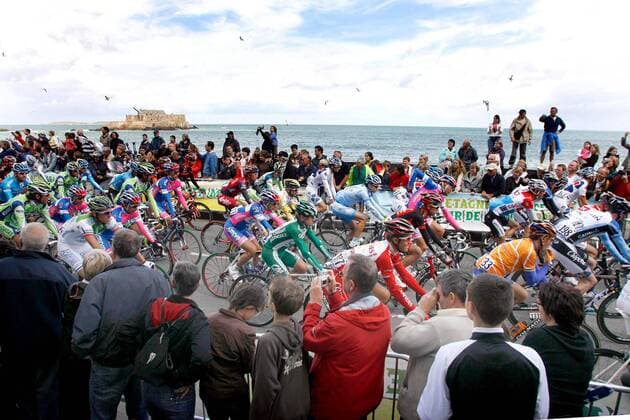 Cycling, Tour de France, Dumoulin wins 3rd stage, Feillu takes yellow jersey
