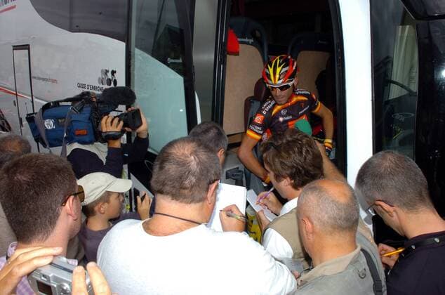 Cycling, Tour de France, Cavendish wins 5th stage, Schumacher still in yellow jersey
