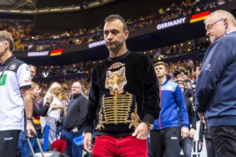 Handball World Cup, semi-final, Germany - Norway, Bob Hanning with unusual jumper