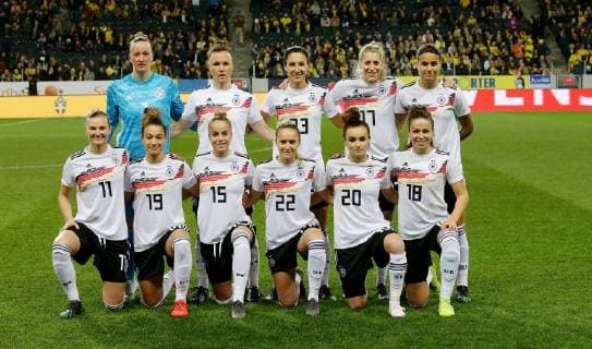 Womens Football World Cup in France, team pictures of the participating nations