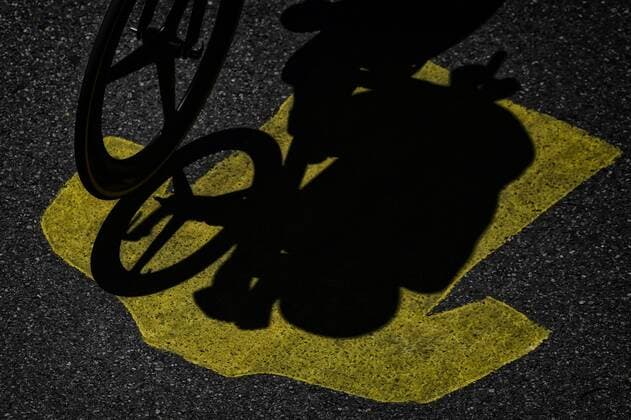 Cycling, Tour de France participants struggle with great heat