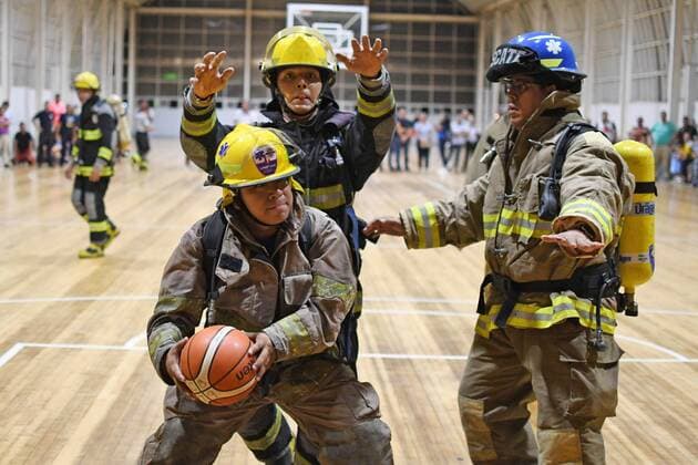 Basketball with fire brigade equipment in Veracruz, Mexico