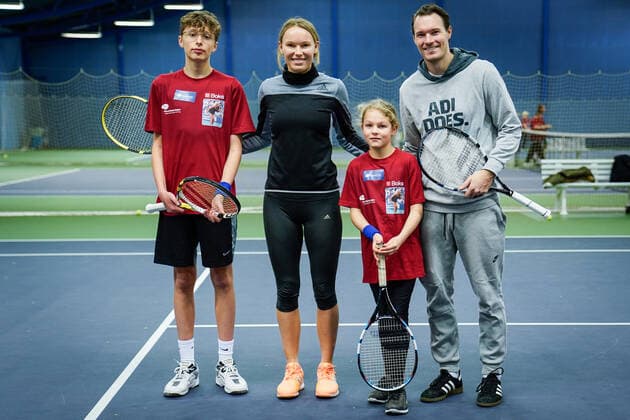 Tennis, Caroline Wozniacki trains with children in Copenhagen