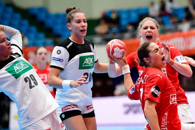 Handball, Ladies WM in Japan, Denmark - Germany