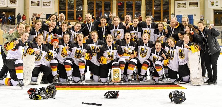 Ice hockey, women, U18 EM in Füssen, award ceremony Germany