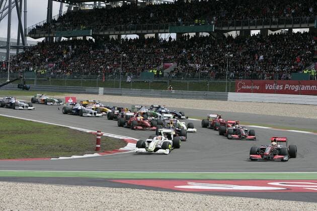 Motorsport, Formula 1, GP Germany at Nürburgring, Mark Webber wins ahead of Vettel and Massa