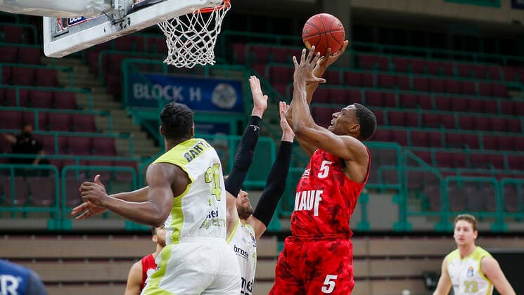 Basketball, BBL, medi Bayreuth - s.Oliver Würzburg