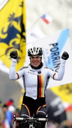 Cycling, Marianne Vos becomes world champion in cross-country, Hanka Kupfernagel wins silver