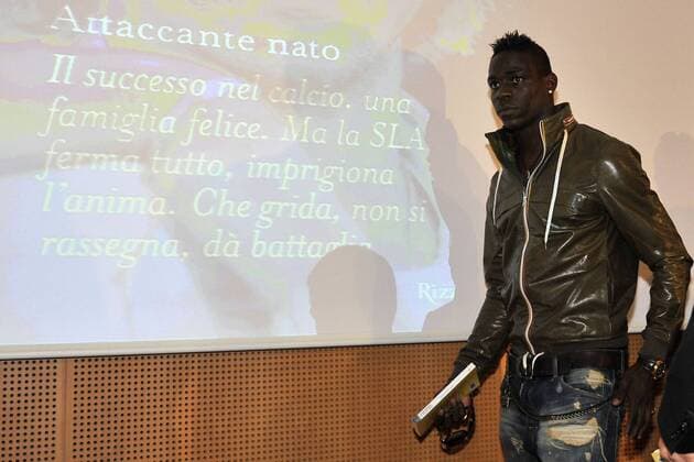Football, Italy, Stefano Borgonovo, former player and ALS sufferer, presents his book Attaccante Nato.
