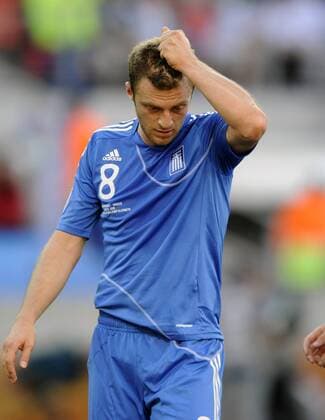 Football, EURO 2012 already over for Avraam Papadopoulos after injury in opening match