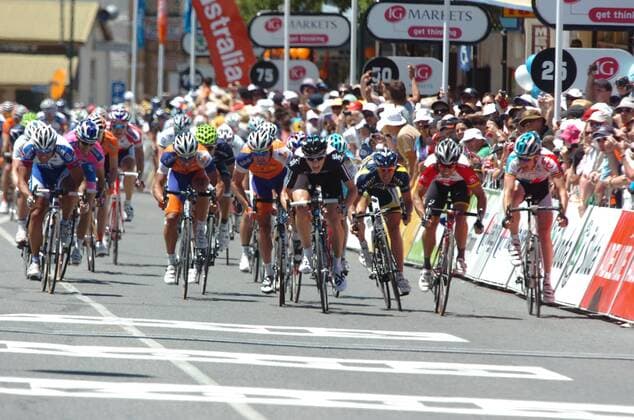 Cycling, Tour Down Under, Ben Swift wins stage 2, Mark Cavendish crashes heavily
