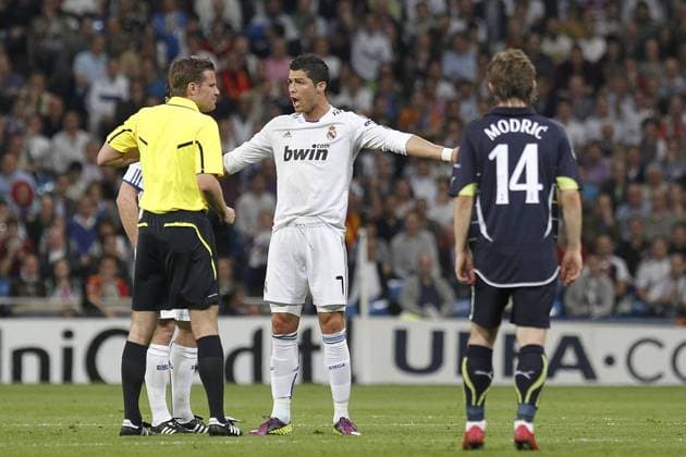 Football, CL, Dr Felix Brych whistles the final