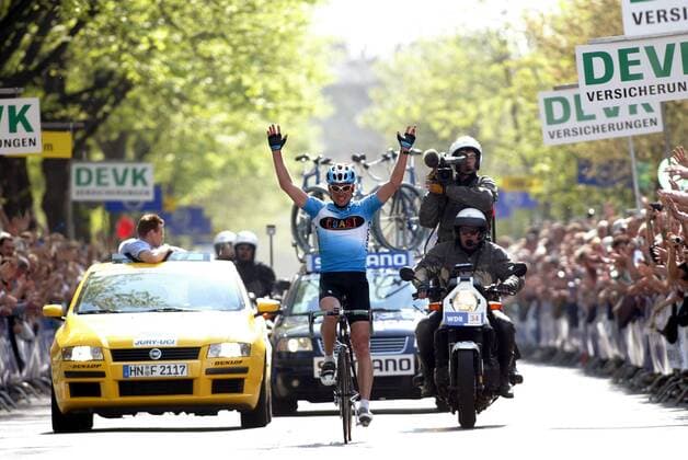 Cycling, Jan Ullrich celebrates his 1st victory of the season at Rund um Köln