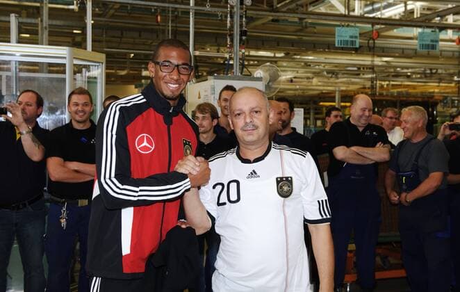 Football, DFB national team visits Mercedes Benz engine plant in Stuttgart