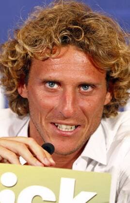 Football, Italy, Diego Forlan moves from Atletico Madrid to Inter Milan