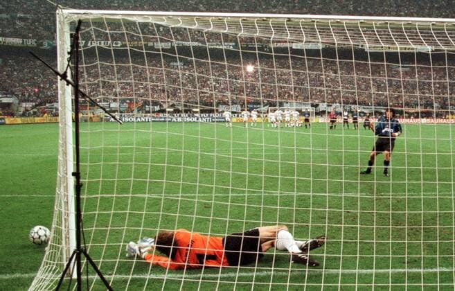 Football, Schalke 04 wins UEFA Cup 20 years ago on 21 May 1997