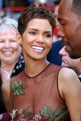 OSCARS. Beste Hauptdarstellerin. Preisträgerinnen 2001-2010 Halle Berry (USA Schauspielerin und Model) bei der Oscar Verleihung