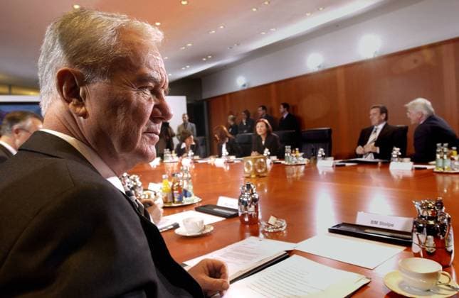 Bundesminister Manfred Stolpe (SPD Verkehr und Aufbau Ost) anlässlich der Präsentation der neuen Bundesminister
