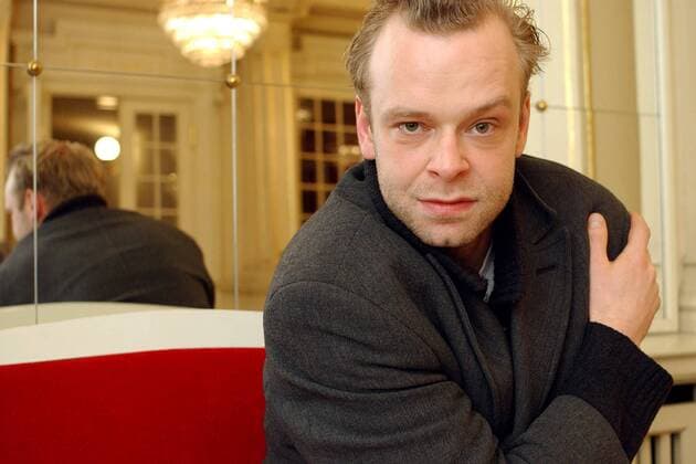 Schauspieler Robert Gallinowski (GER) im Foyer des Deutschen Theater