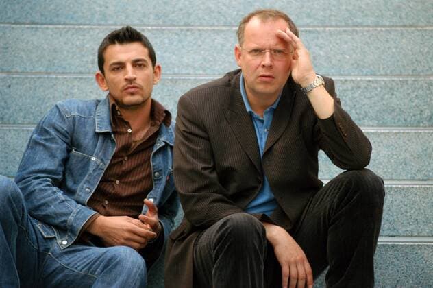 Schauspieler Axel Milberg (re.) und Mehdi Moinzadeh (beide GER) anlässlich der Präsentation der Tatort-Folge -Väter- in Hamburg