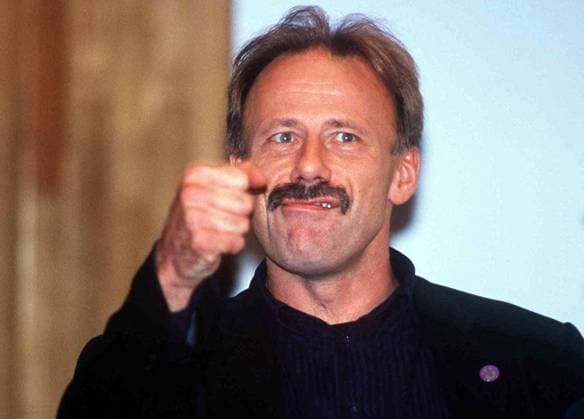 Jürgen Trittin (Bündnis 90 Die Grünen Bundesminister für Umwelt und Reaktorsicherheit) ballt verärgert seine Faust
