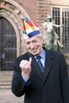 Dr. Henning Scherf (GER SPD Bürgermeister Bremen) freut sich auf den diesjährigen Karneval in Bremen