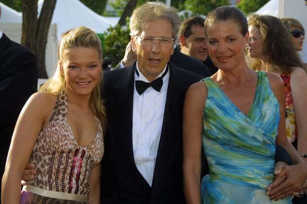 Schauspieler Bernd Herzsprung mit Ehefrau Barbara (re.) und Tochter Hannah (alle GER) anlässlich der Verleihung des Deutschen Filmpreises 2003 in Berlin