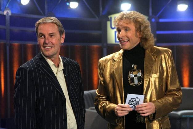 Moderator Thomas Gottschalk (re., GER) und Moderator Jörg Wontorra (GER) anlässlich der ZDF-Show - Wetten Dass ...? - in Bremen