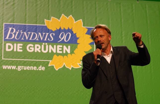 Bundesumweltminister Jürgen Trittin (GER Bündnis 90 Die Grünen) redet auf der Wahlparty der Grünen anlässlich der Bundestagswahlen in Berlin