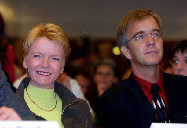 Gabi Zimmer (li., GER PDS-Bundesvorsitzende) und Dietmar Bartsch (GER Bundesgeschäftsführer PDS) auf dem Bundesparteitag der PDS in Gera