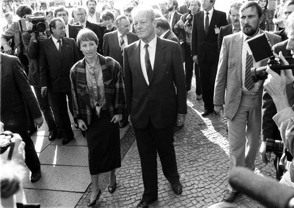 Willy Brandt (GER SPD-Parteivorsitzender) mit Ehefrau Brigitte Seebacher-Brandt anlässlich eines Besuchs in Berlin (Ost)