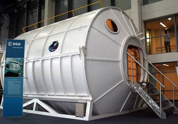 Modell eines Spacelabs im Europäischen Astronauten Zentrum der ESA in Köln anlässlich eines Pressetermins zur - Nacht der Astronauten -