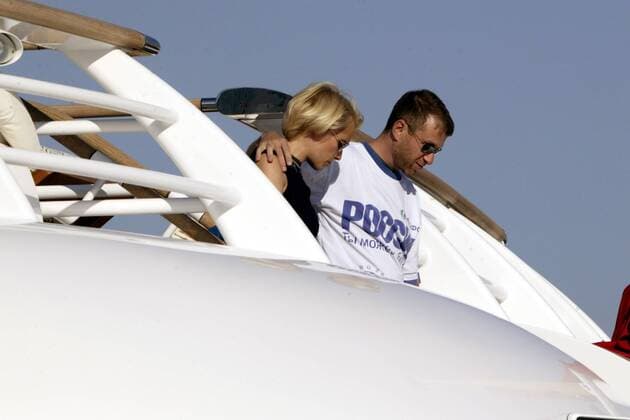 Roman Abramowitsch (RUS Sibneft) und Ehefrau Irina auf ihrer Yacht im Hafen von Lissabon