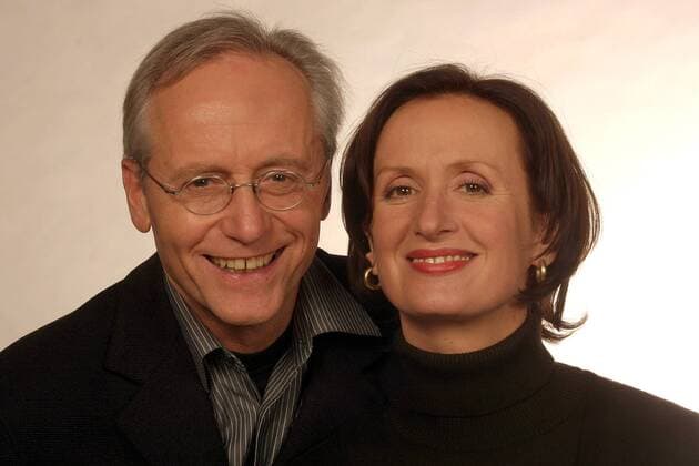 Schauspieler Joachim Hermann Luger und Irene Fischer (beide GER) anlässlich eines Fototermins zur 1000. Folge der Fernsehserie LINDENSTRAßE in Köln