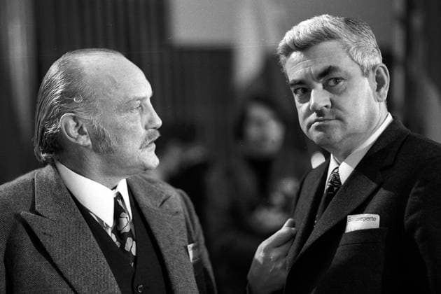 Horst Ehmke (re., GER SPD Bundesminister für besondere Aufgaben) mit Jochen Steffen (GER SPD Landesvorsitzender Schleswig-Holstein) während des Außerordentlichen SPD-Parteitags 1971 in Bonn-Bad Godesberg