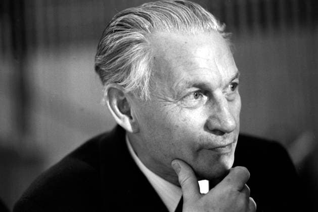 Alex Möller (GER SPD Bundestagsabgeordneter) anlässlich des Außerordentlichen SPD-Parteitages 1971 in Bonn-Bad Godesberg