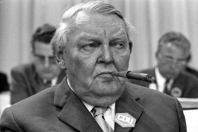 Ludwig Erhard (GER CDU Ehrenvorsitzender und Mitglied der Bundestagsfraktion) anlässlich des 19. CDU-Bundesparteitages vom 4.-5.10.1971 in Saarbrücken