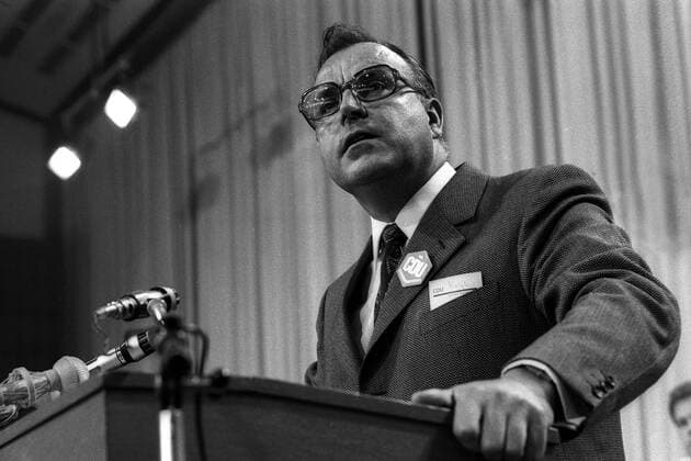 Helmut Kohl (GER CDU-Landesvorsitzender und Ministerpräsident Rheinland-Pfalz) kämpferisch während einer Rede auf dem 19. CDU-Bundesparteitag vom 4.10. - 5.10.1971 in Saarbrücken