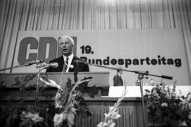 Kurt Georg Kiesinger (GER CDU-Parteivorsitzender) hält eine Rede anlässlich des 19. CDU-Bundesparteitages in Saarbrücken