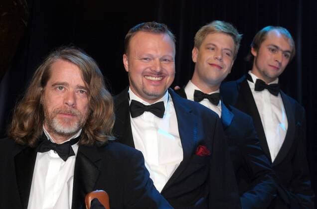 V.l.n.r.: Comedian Helge Schneider , Moderator Stefan Raab, Sänger Tom Gäbel und Sänger Max Mutzke (alle GER) anlässlich der ProSieben-Sendung TV-Total JAZZ NIGHT in Köln