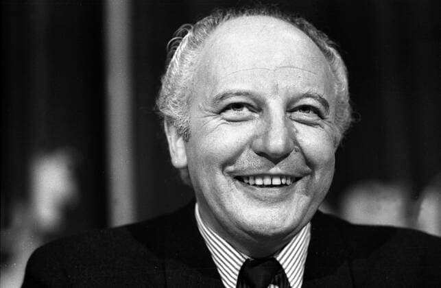 Walter Scheel (GER FDP Bundesaußenminister) lächelnd