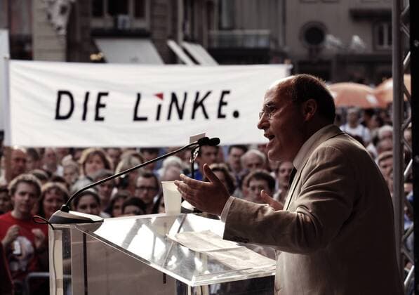Gregor Gysi (GER Die Linkspartei.PDS) während seiner Rede anlässlich einer Wahlkampfveranstaltung in Köln
