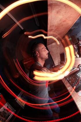 Dj Taucher (GER) beim Auflegen während der Koblenzer Clubnacht ELECTRIC CITY