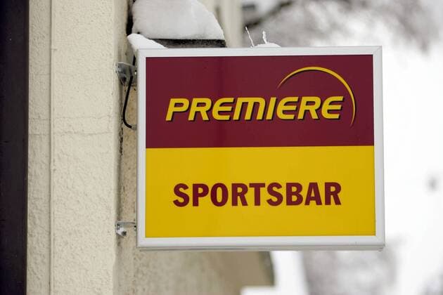 Schild einer Premiere Sportsbar in Mindelheim