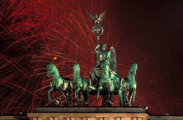 Sylvester 2004 - Feuerwerk über der Quadriga in Berlin