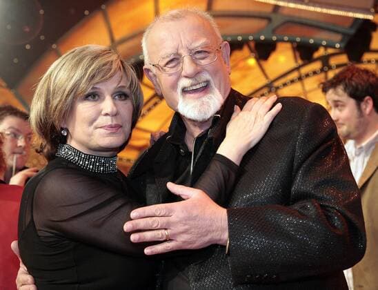 Sänger Roger Whittaker (GBR) und Sängerin Mary Roos (GER) anlässlich der Aufzeichnung der ZDF Show - Liebesgrüße mit Marianne und Michael - in Berlin