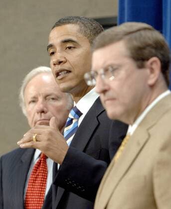 V.l.n.r.: Joseph Lieberman (USA Senator Connecticut), Barack Obama (USA Senator Illinois) und Kent Conrad (USA Senator North Dakota) anlässlich einer Pressekonferenz der Demokraten zu Gesetzentwürfen in Washington D.C. -  (wap2006060717)