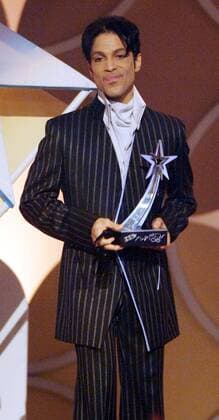 Preisträger Prince (USA) mit dem Award des besten männlichen R&B Künstlers anlässlich der - Bet Awards 2006 - in Los Angeles -  (lap2006062716)